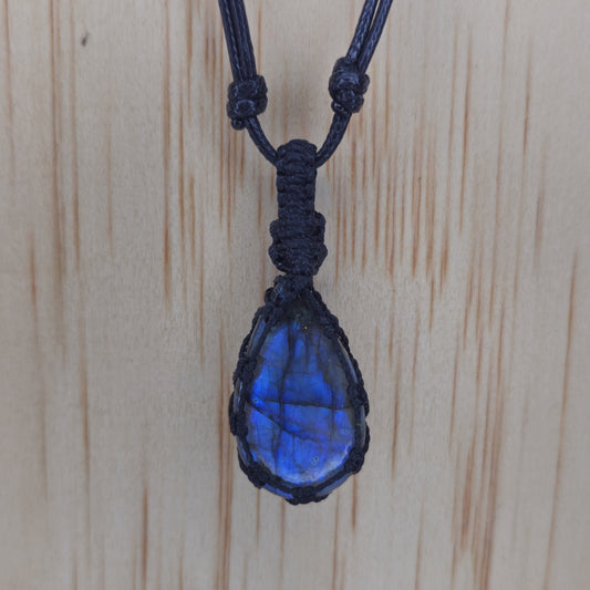 Blue Flash Labradorite Crystal Pendant  - Macramé Bezel Wrap